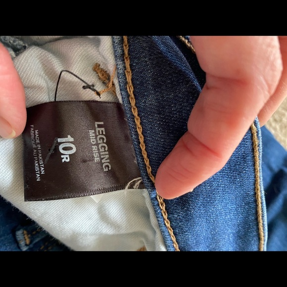 Express Distressed Jeans - Size 10 Regular - Picture 2 of 3